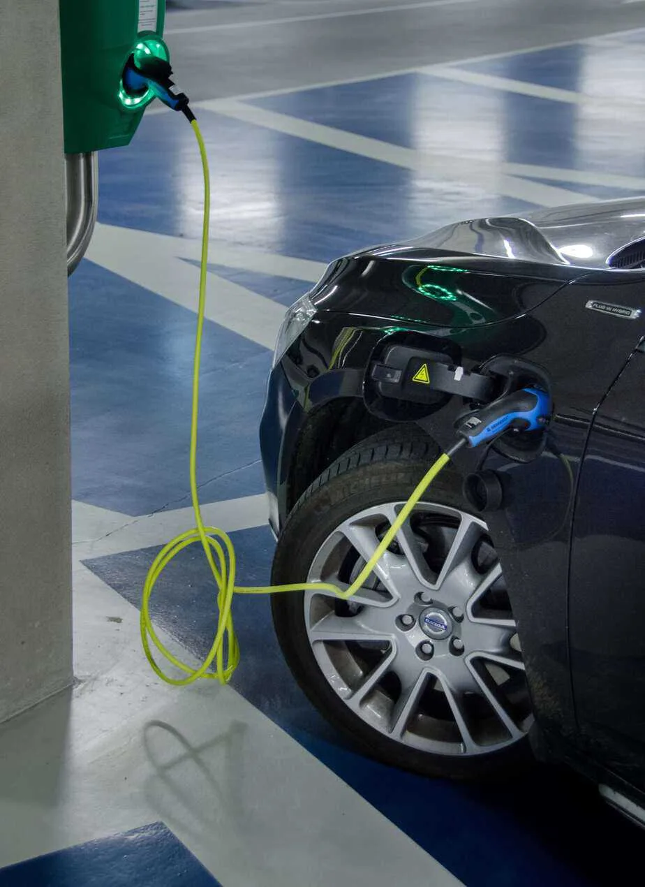 Mississauga electric vehicle towing service